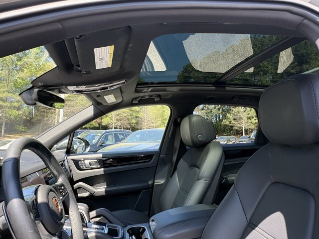 Used 2022 Porsche Cayenne image 11