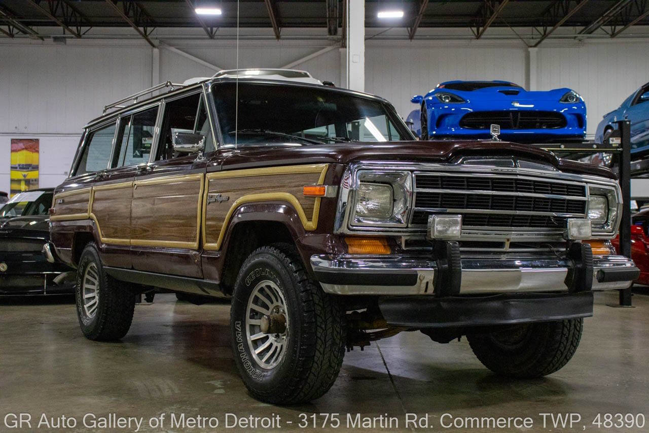 Used 1988 Jeep Grand Wagoneer image 10
