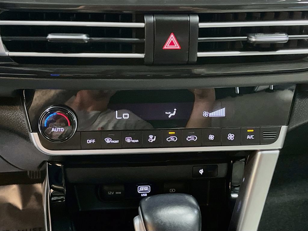 Used 2021 Kia Seltos SX w/ SX Sunroof Package AWD/4WD image 16