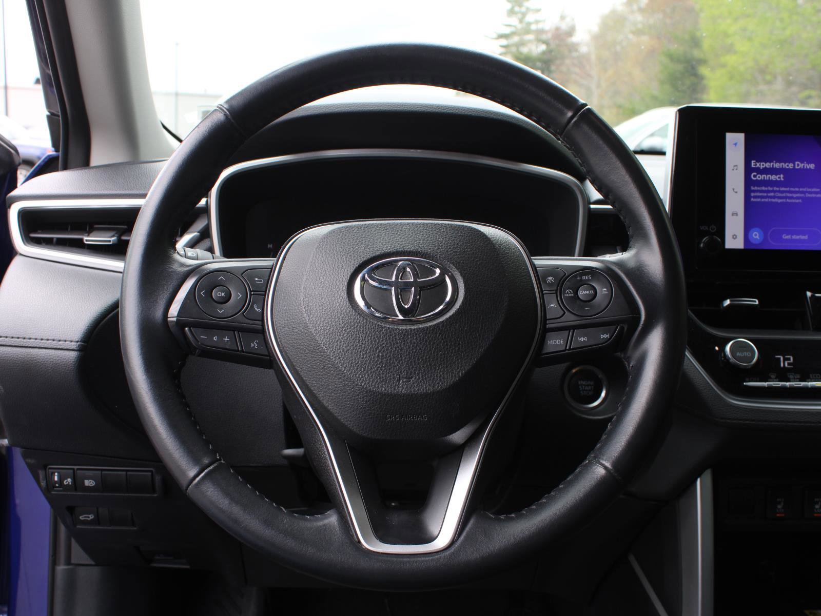 Used 2023 Toyota Corolla Cross XLE w/ Convenience Package AWD/4WD image 10