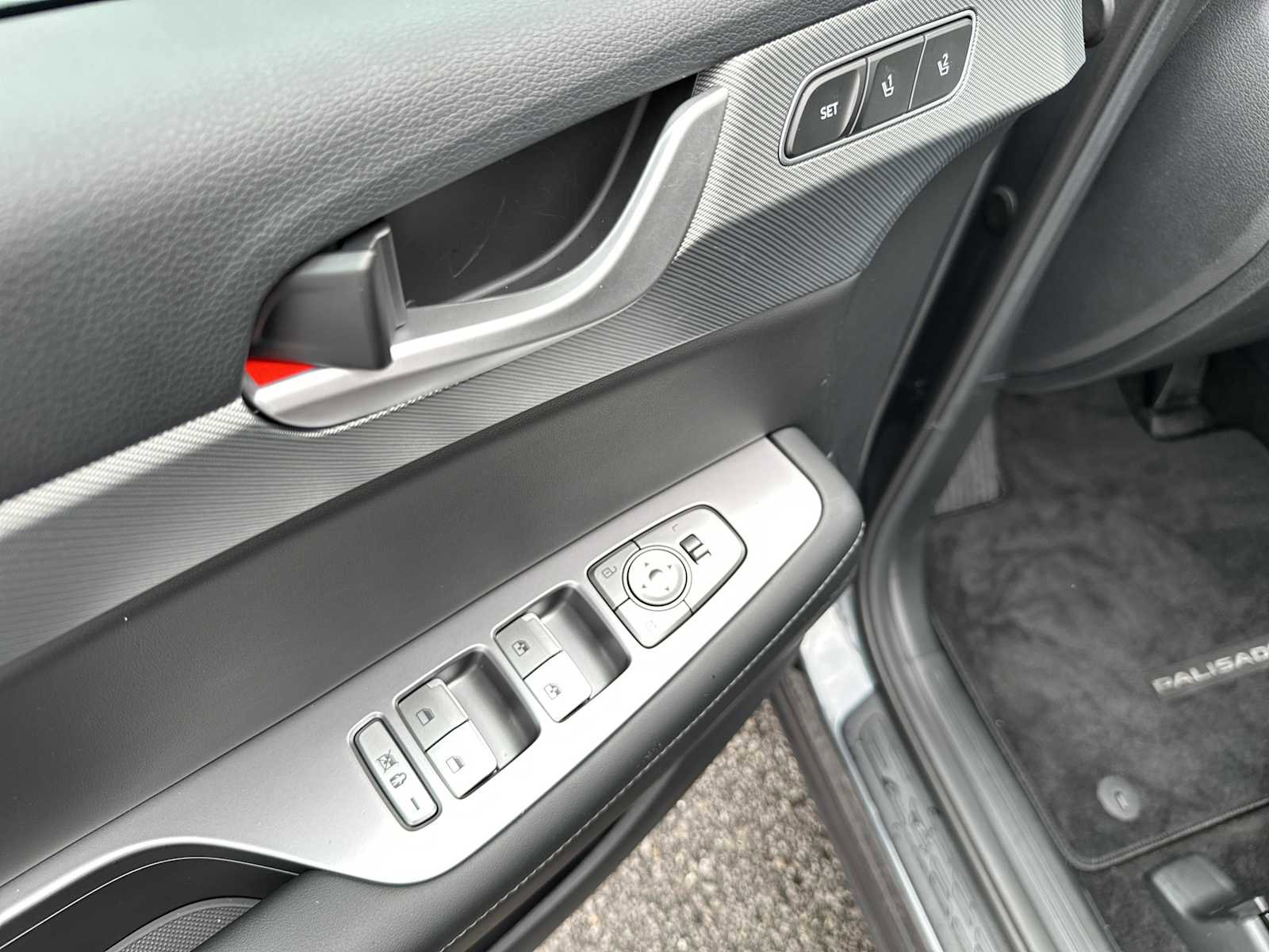 Used 2025 Hyundai Palisade SEL FWD image 18
