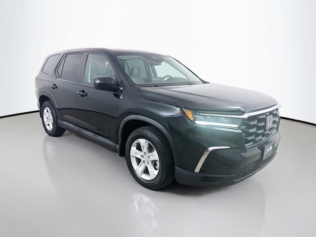 Used 2023 Honda Pilot LX image 1