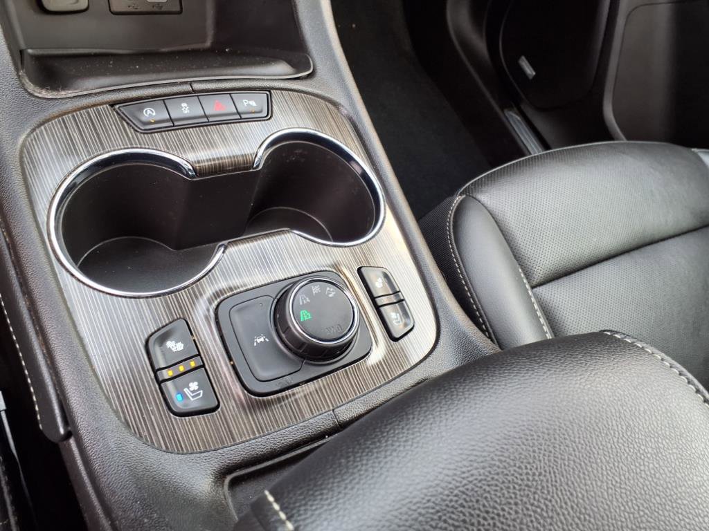 Used 2022 GMC Acadia SLT w/ Technology Package image 20