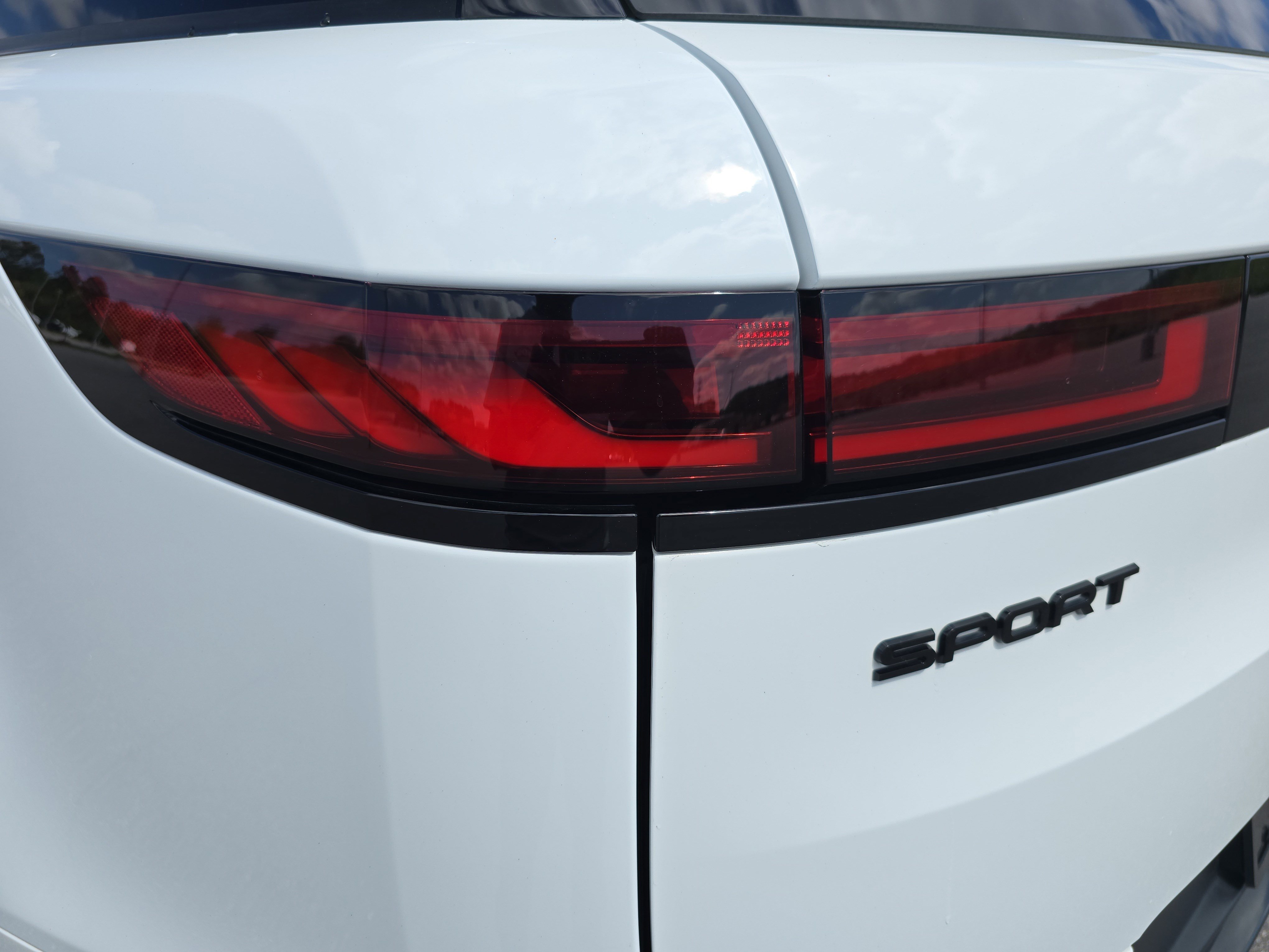 Used 2023 Land Rover Range Rover Sport SE image 33