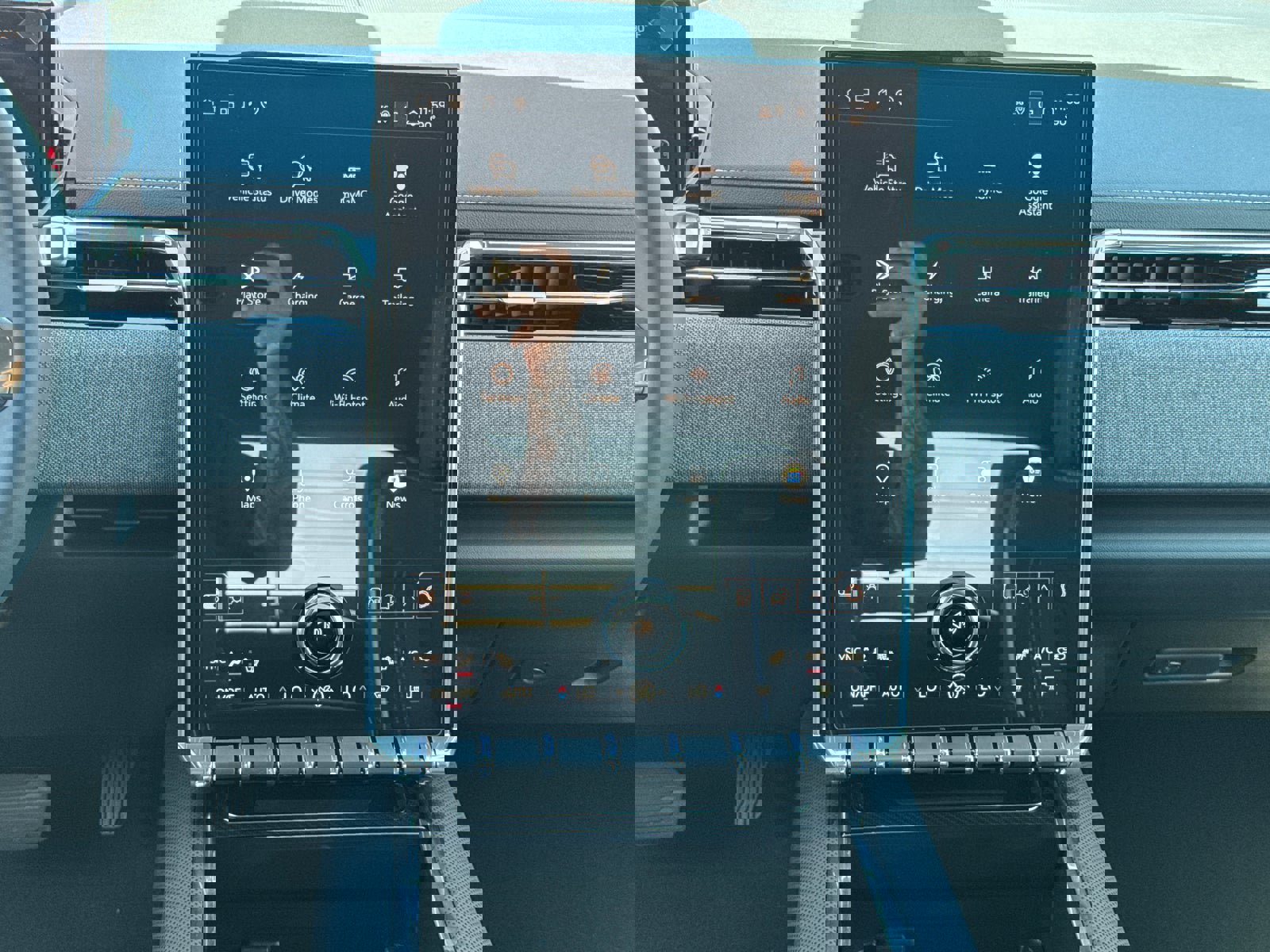 Used 2026 GMC Sierra EV Elevation image 24