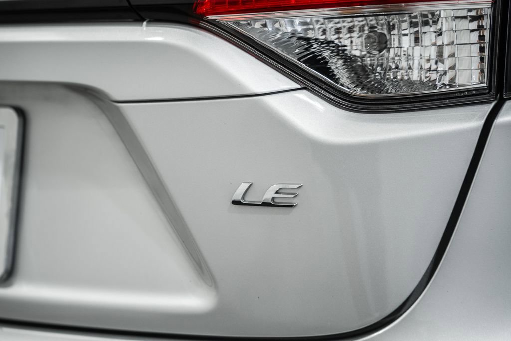 Used 2025 Toyota Corolla LE image 7