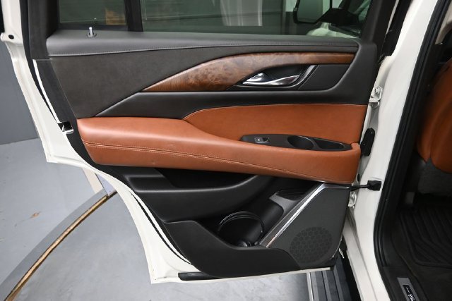 Used 2015 Cadillac Escalade Premium AWD/4WD image 18