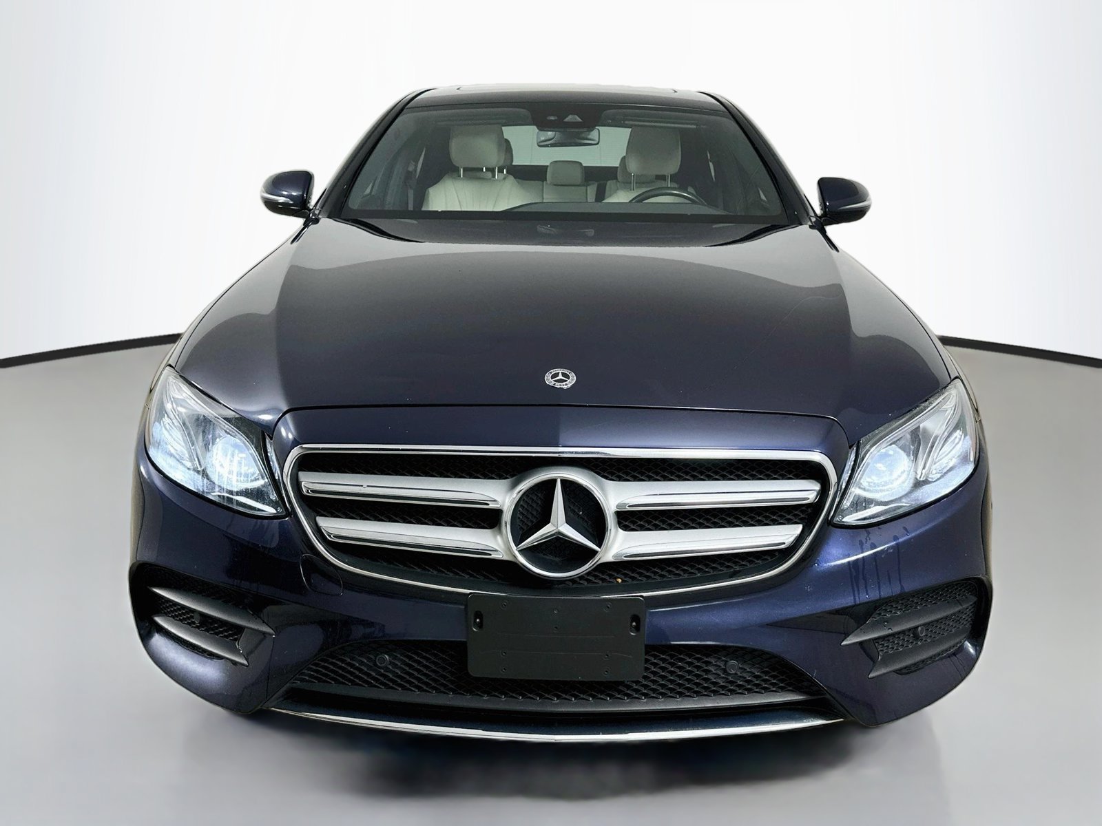 Used 2018 Mercedes-Benz E 300 4MATIC image 2