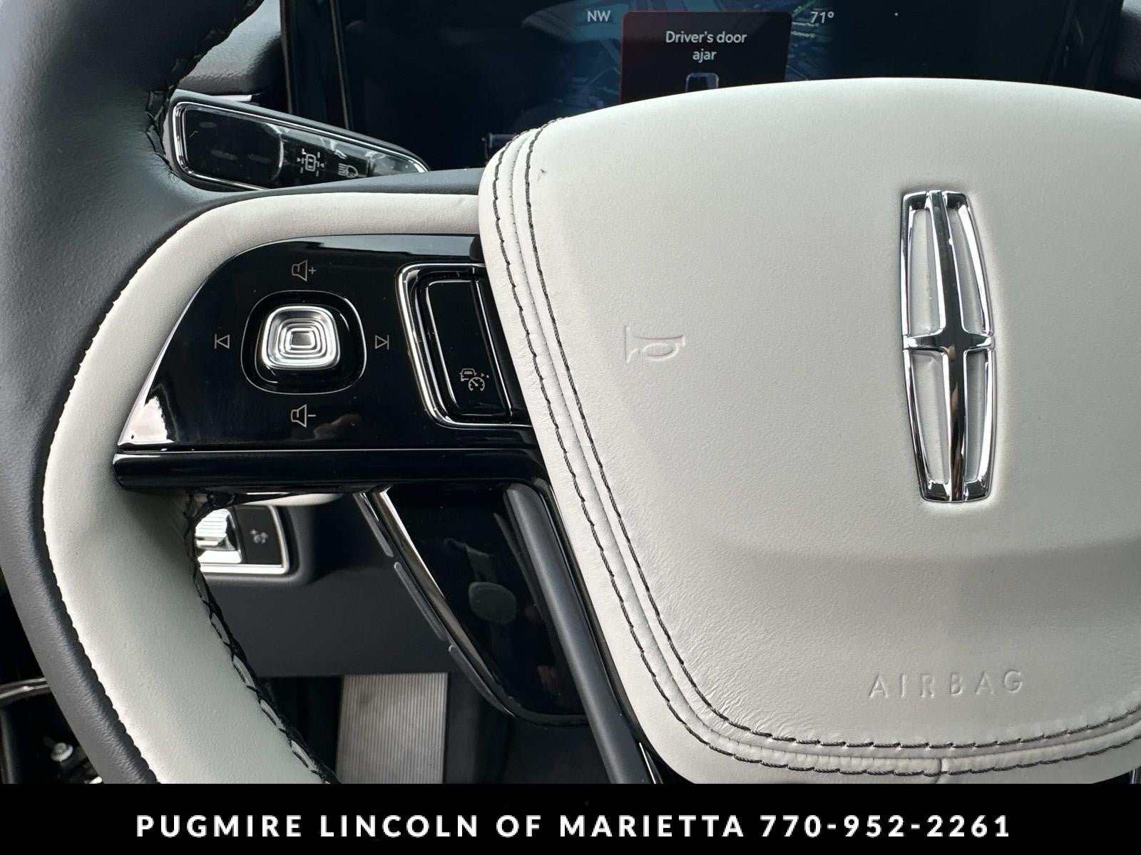 New 2026 Lincoln Aviator AWD image 18