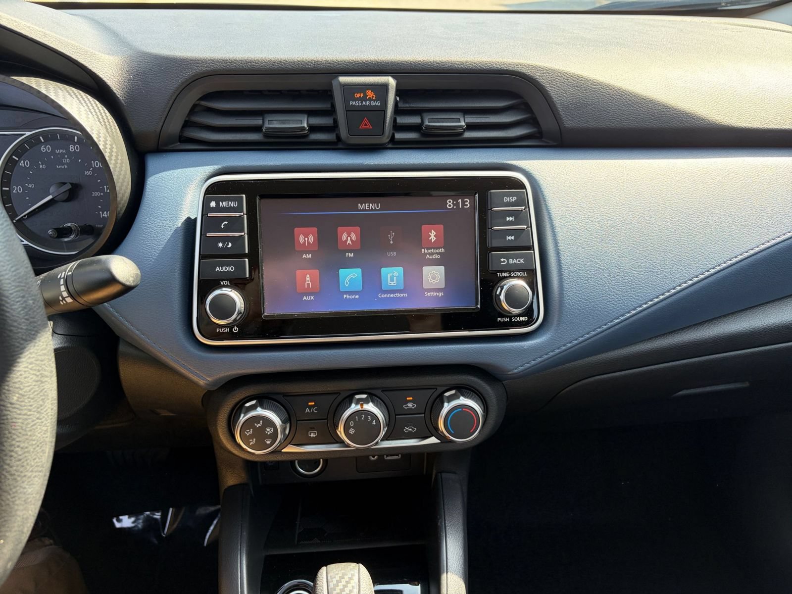 Used 2025 Nissan Versa SV FWD image 17