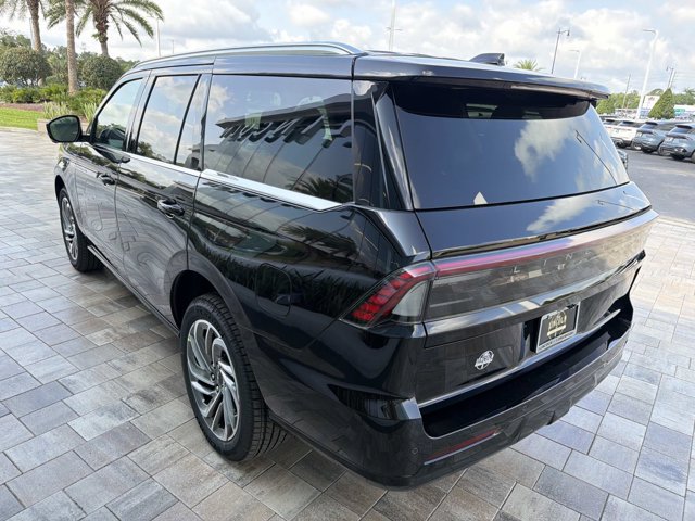 New 2026 Lincoln Navigator Reserve AWD/4WD image 4