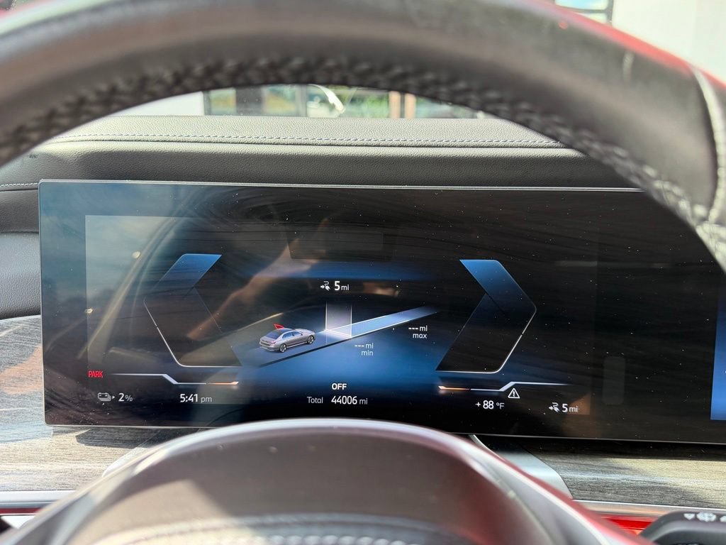 Used 2023 BMW i7 xDrive60 AWD/4WD image 14