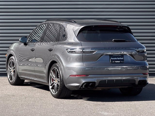 Used 2021 Porsche Cayenne GTS AWD/4WD image 3