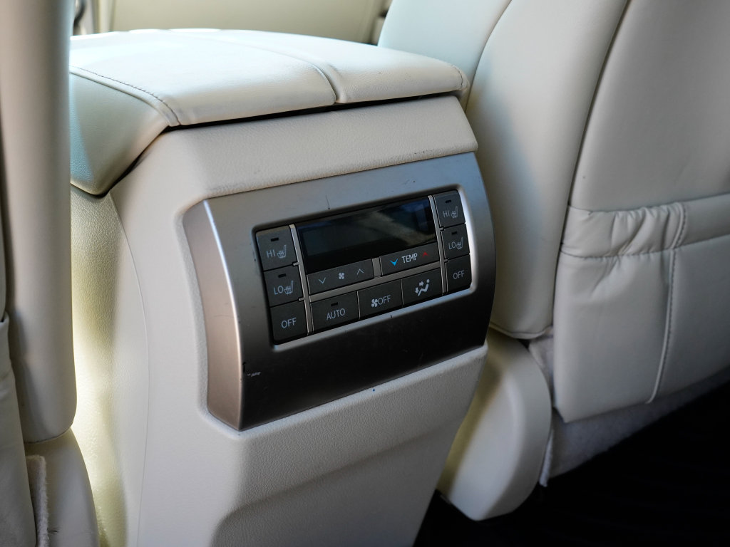 Used 2019 Lexus GX 460 Premium w/ Premium Package image 34