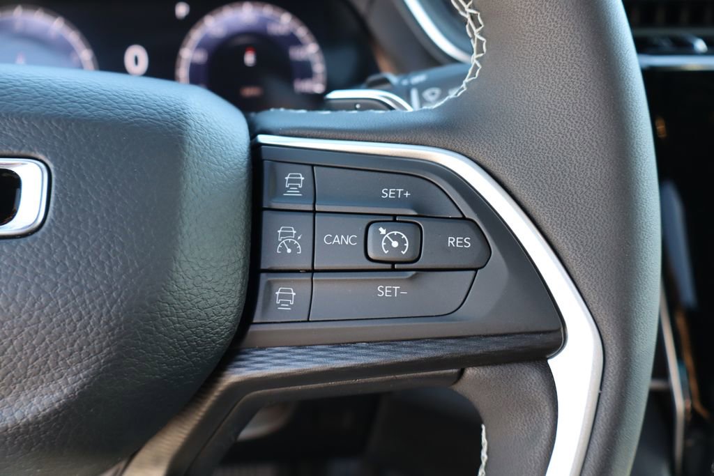 Used 2024 Jeep Grand Cherokee L Altitude image 15