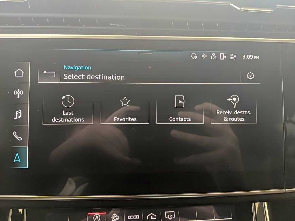 Used 2022 Audi Q8 Premium Plus w/ Premium Plus Package image 21