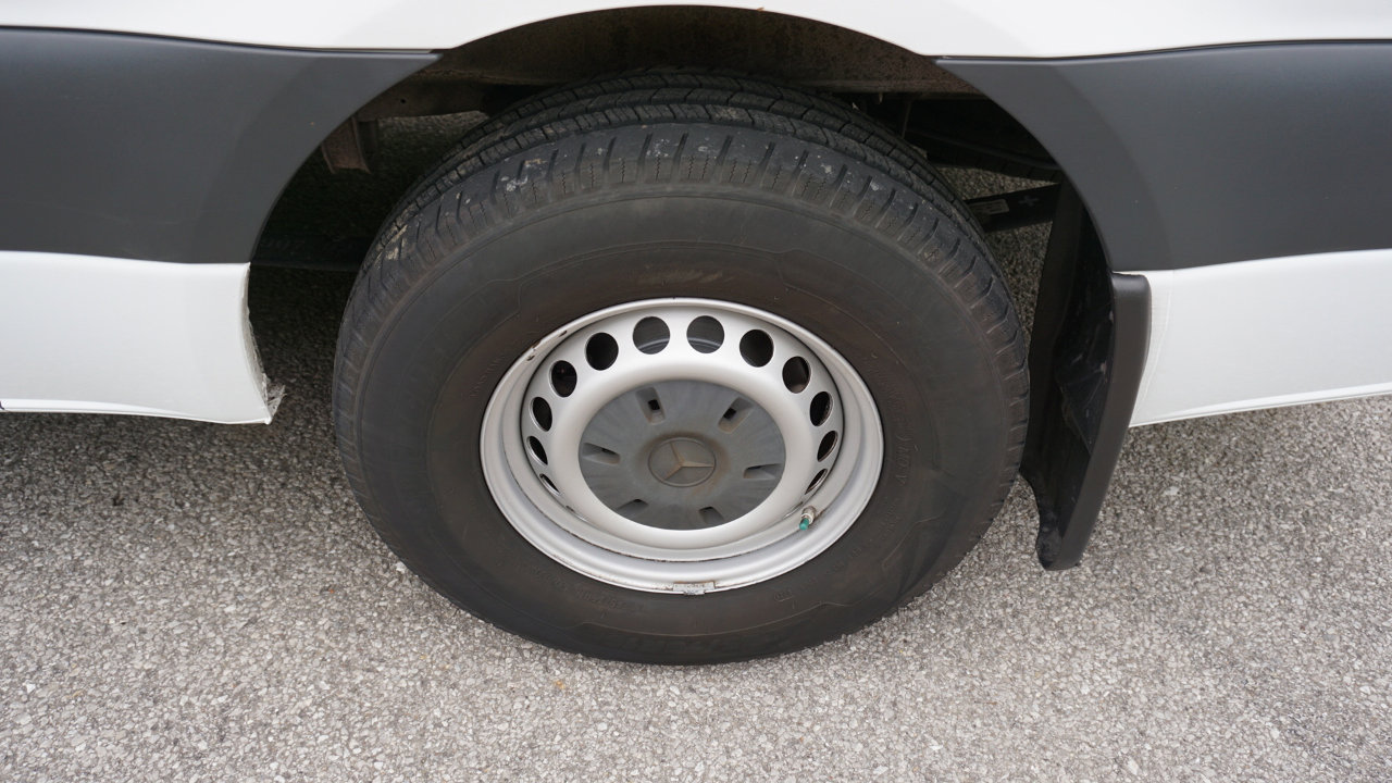 Used 2019 Mercedes-Benz Sprinter 1500 image 10