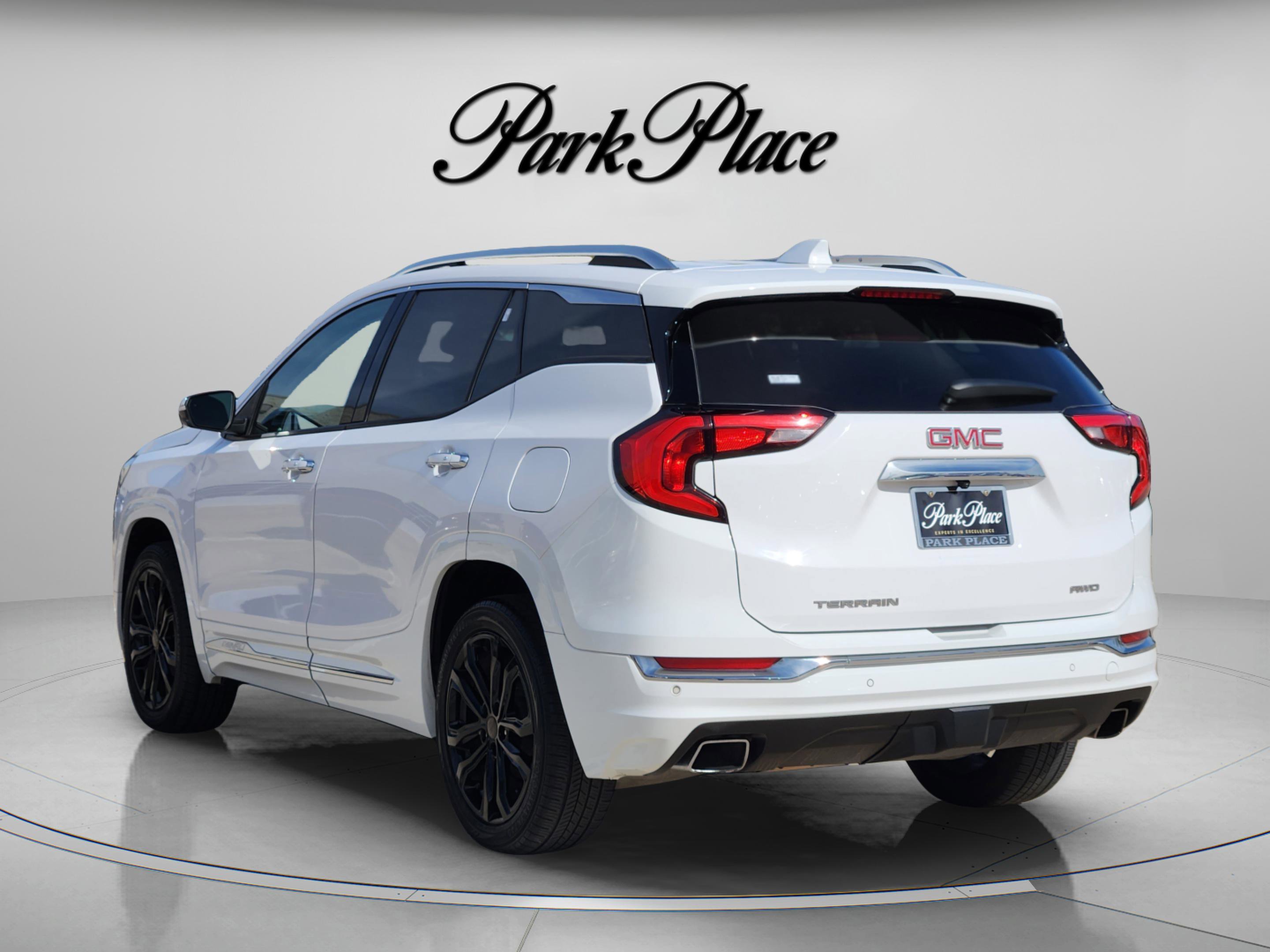 Used 2018 GMC Terrain Denali w/ Advanced Safety Package AWD/4WD image 3