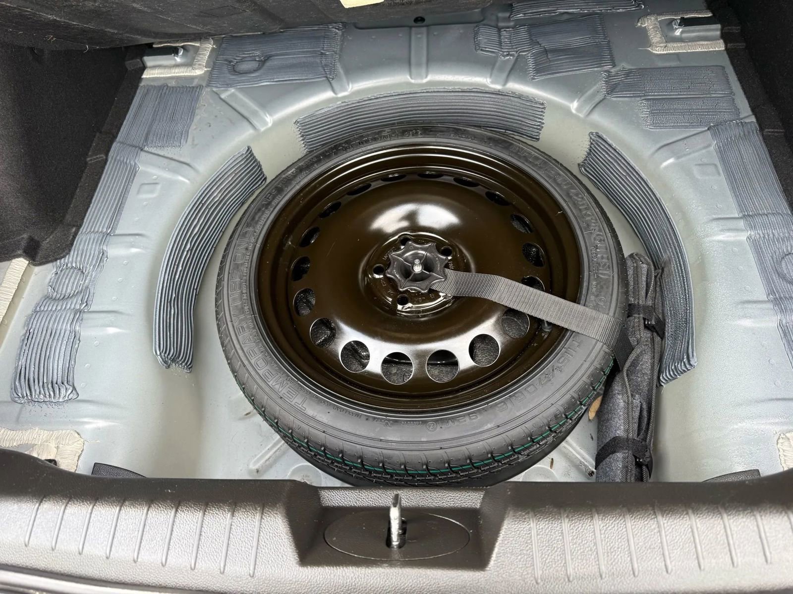 Used 2016 Chevrolet Cruze LT w/ Sun And Sound Package FWD image 14