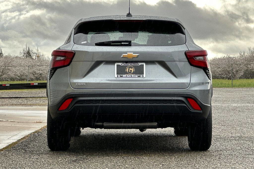 New 2026 Chevrolet Trax LS w/ LS Convenience Package image 5