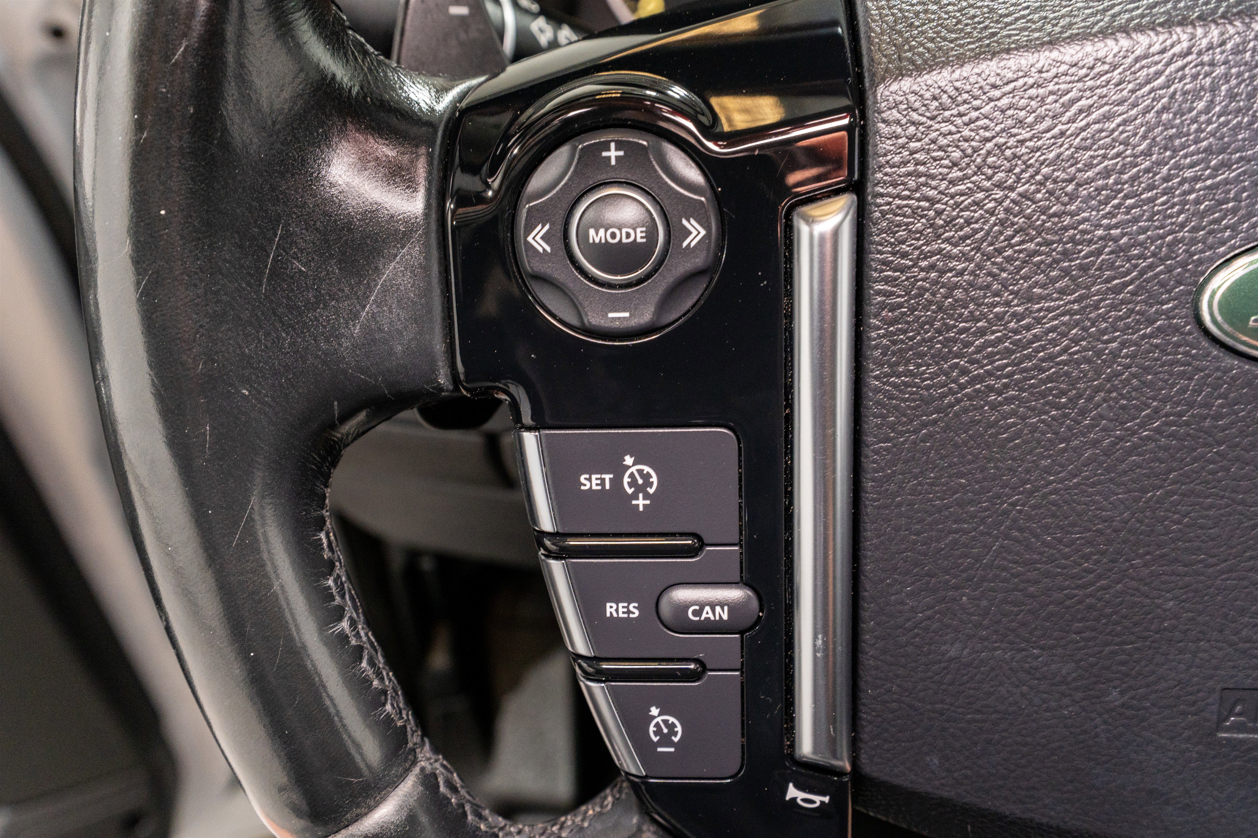 Used 2016 Land Rover LR4 HSE LUX image 30