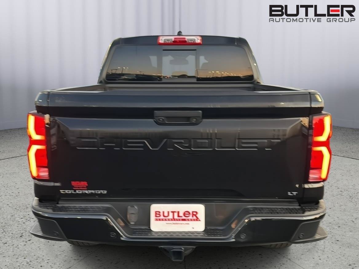 Used 2023 Chevrolet Colorado LT w/ LT Convenience Package III AWD/4WD image 5