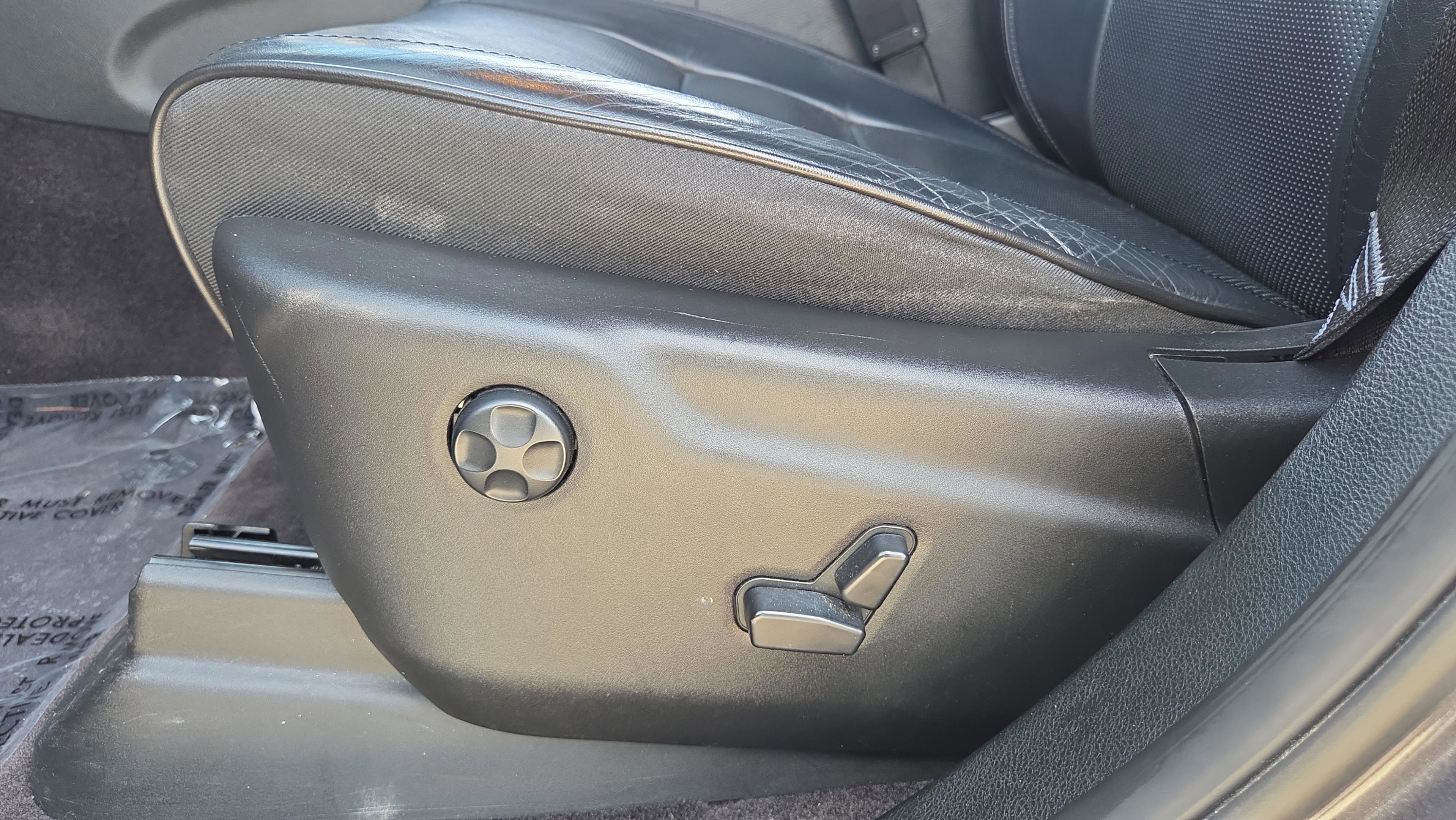 Used 2018 Jeep Grand Cherokee Overland AWD/4WD image 10