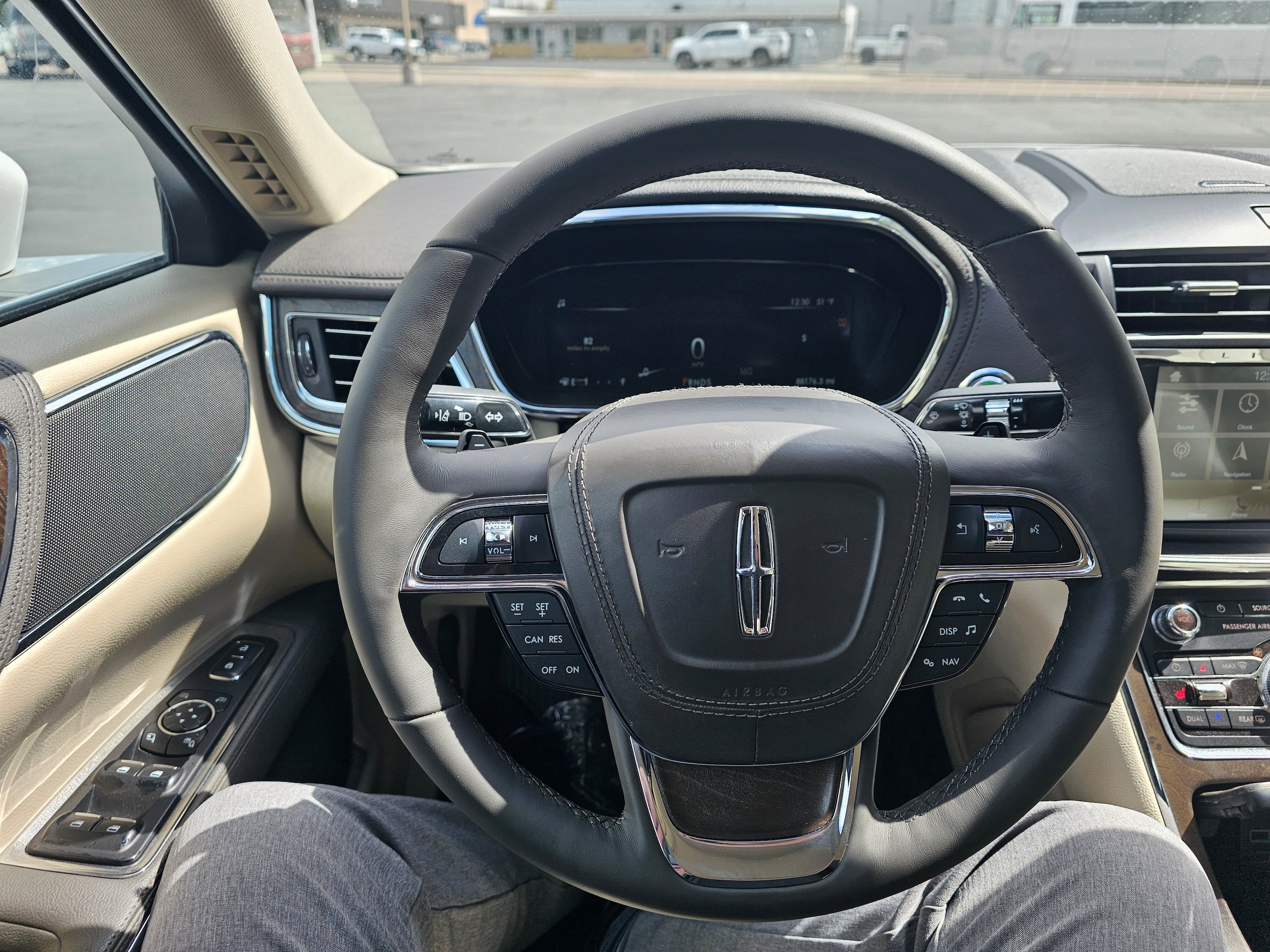 Used 2017 Lincoln Continental Select FWD image 11