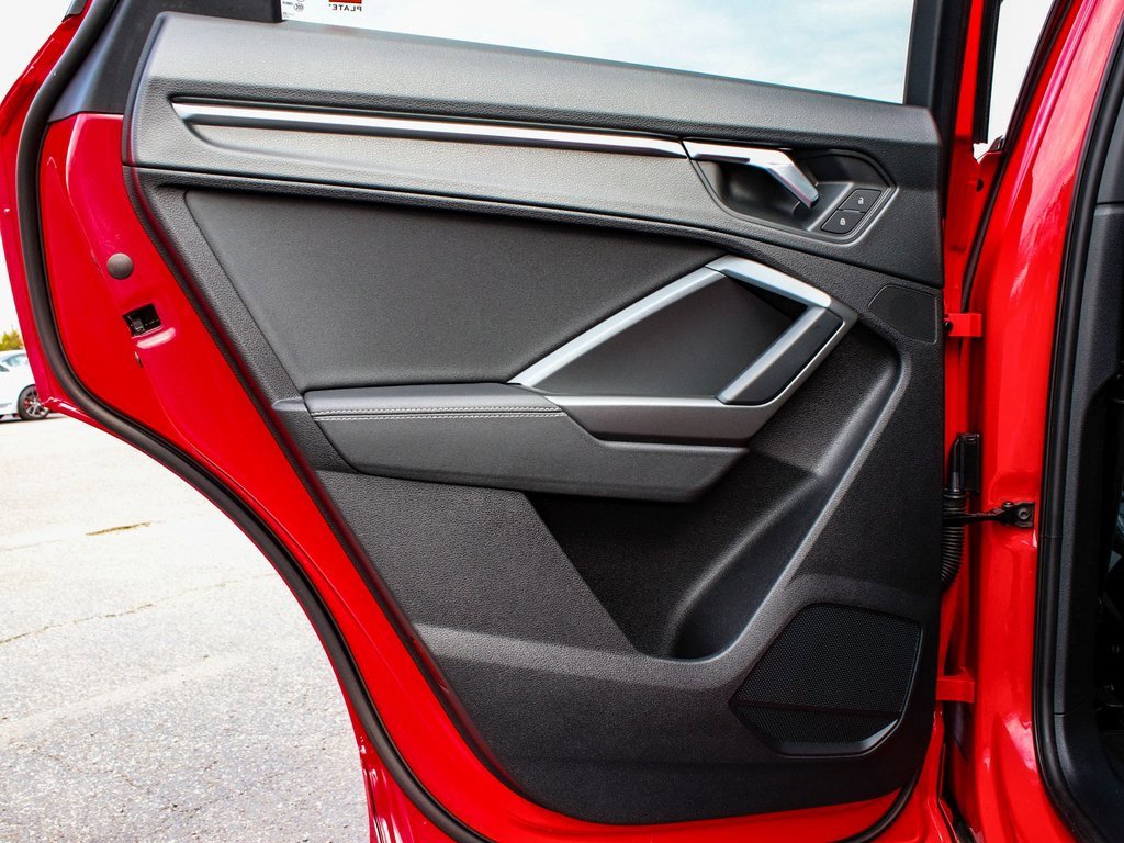 Used 2020 Audi Q3 2.0T Premium Plus w/ Premium Plus Package image 11