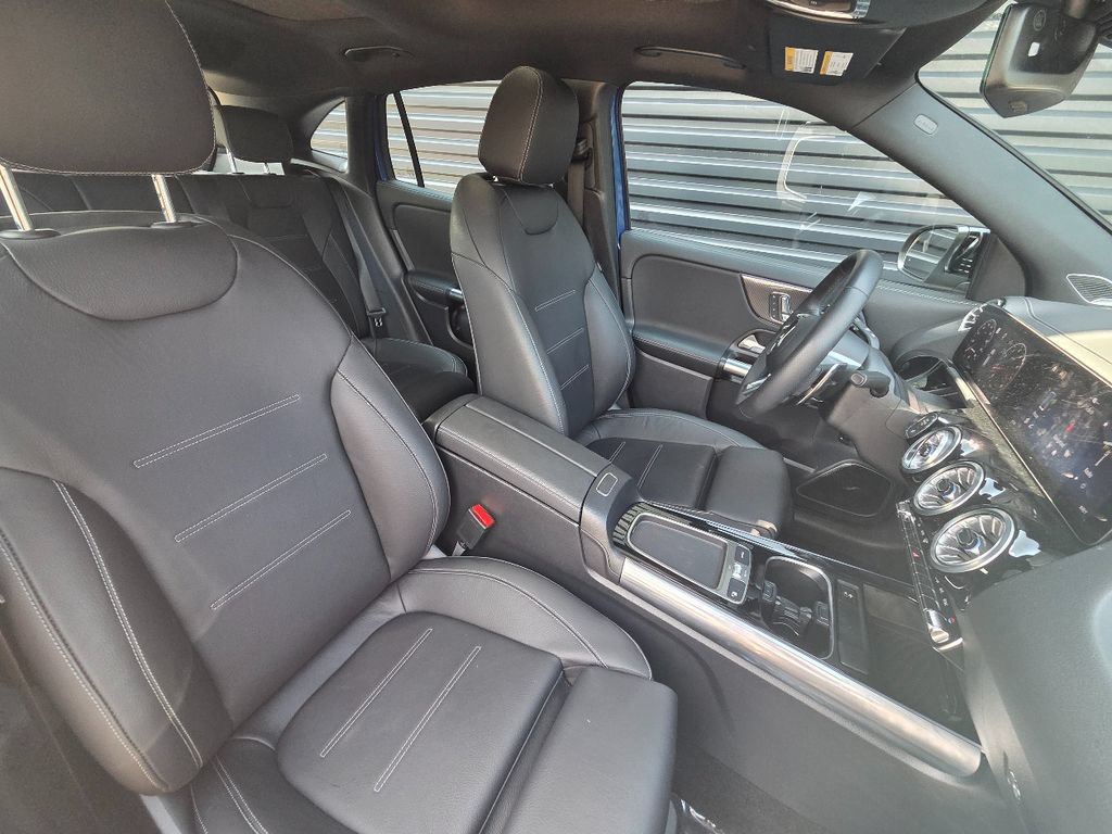 Used 2024 Mercedes-Benz GLA 35 AMG 4MATIC image 19