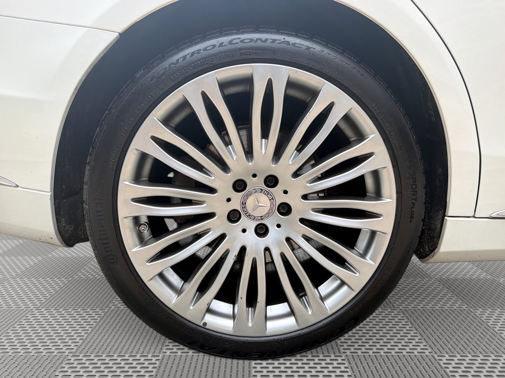 Used 2017 Mercedes-Benz S 550 Sedan image 30