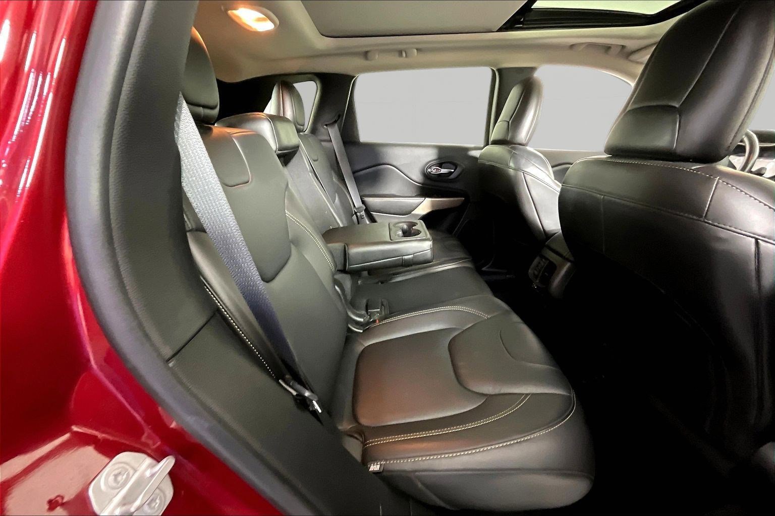 Used 2017 Jeep Cherokee Limited image 25