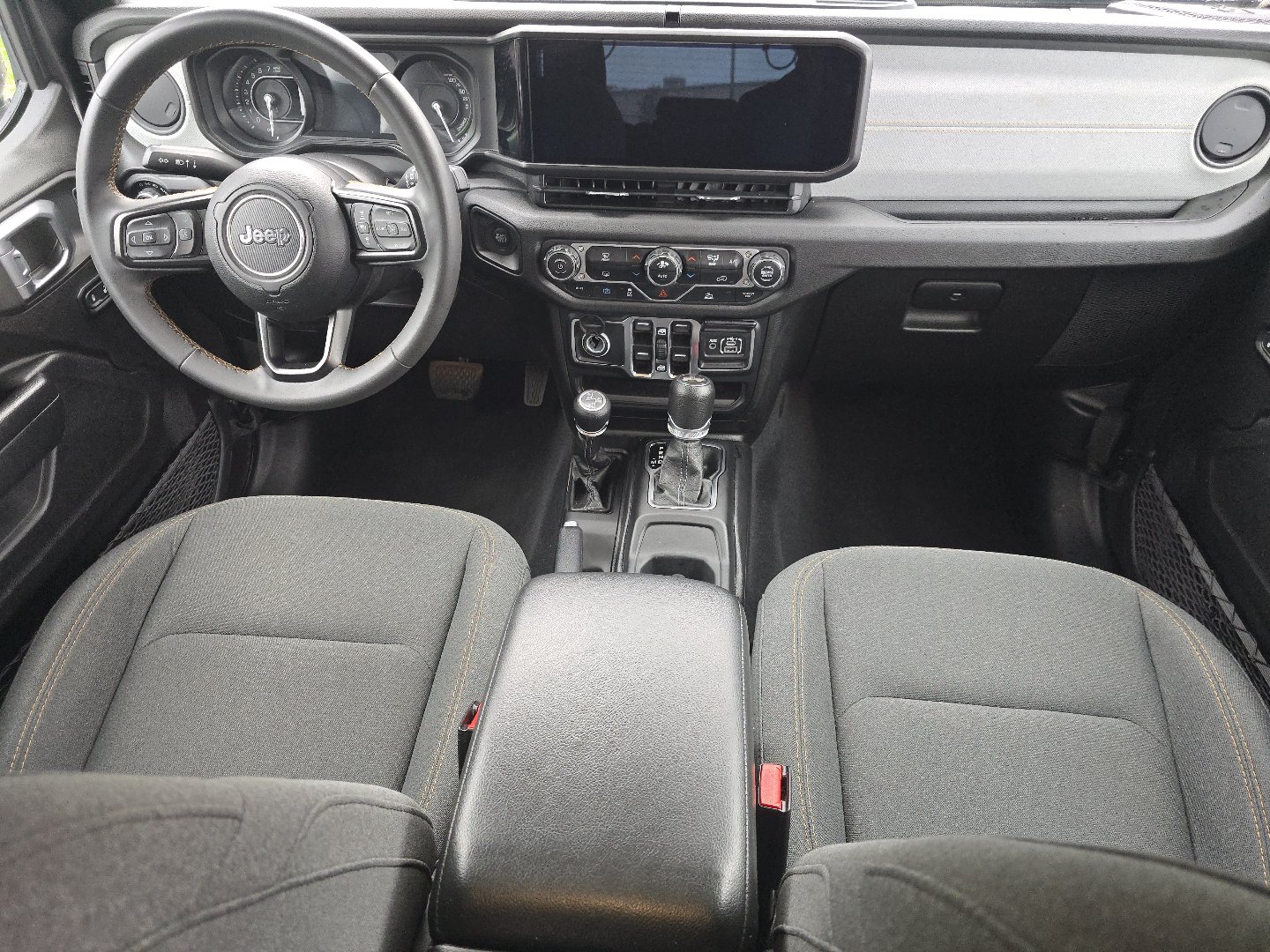 Used 2024 Jeep Wrangler Unlimited AWD/4WD image 18