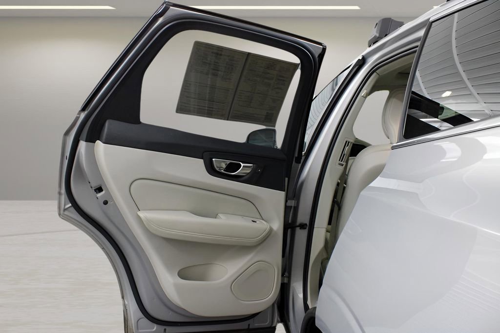 Certified 2023 Volvo XC60 T8 Ultimate image 18