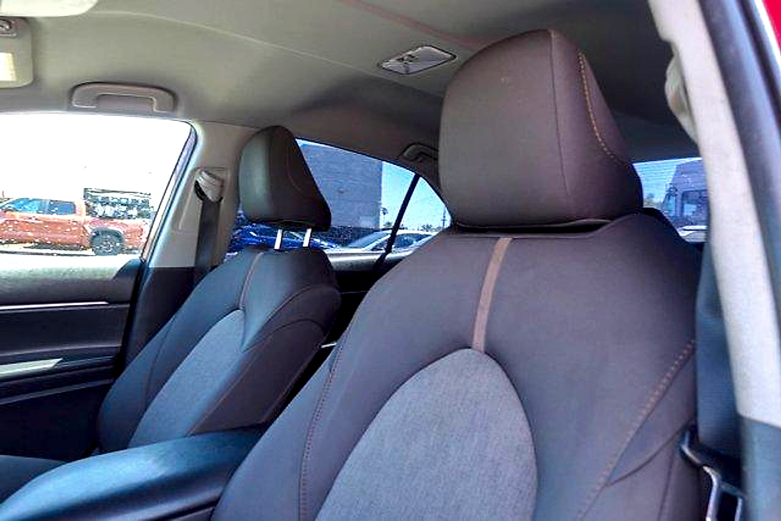 Used 2019 Toyota Camry LE FWD image 10