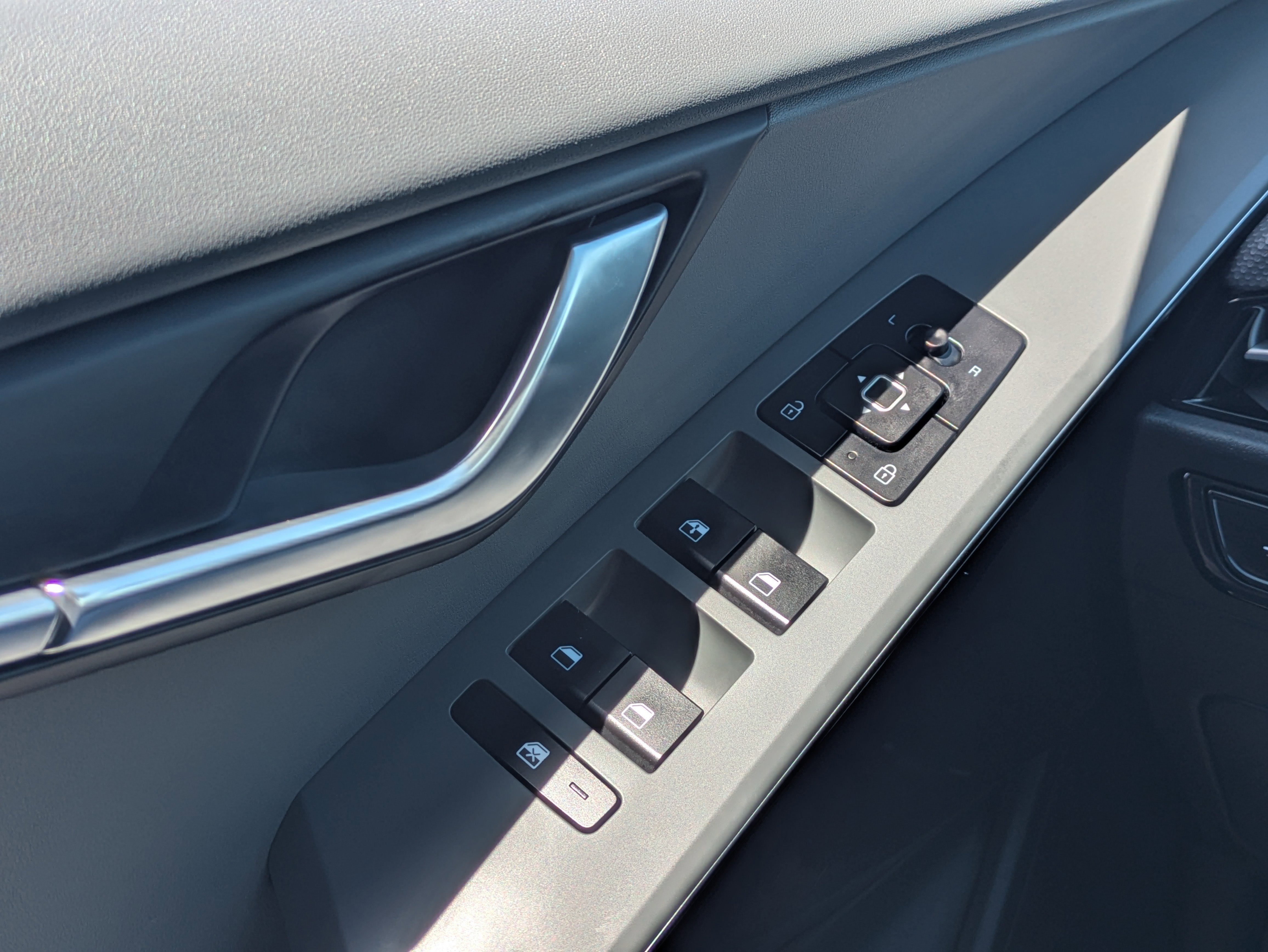 Certified 2025 Kia Niro EX FWD image 27