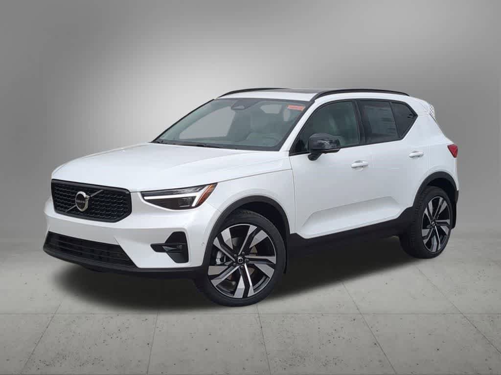 New 2026 Volvo XC40 B5 Plus w/ Climate Package AWD/4WD image 1