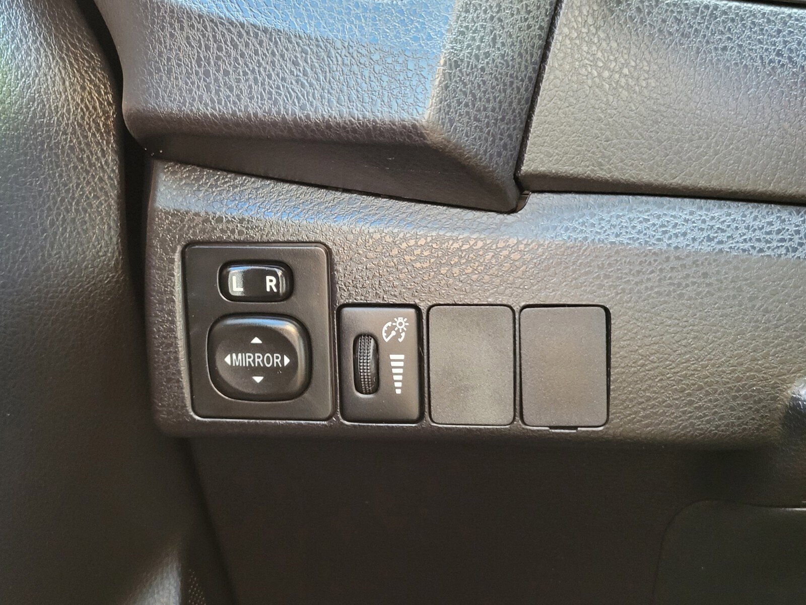 Used 2015 Toyota Corolla S image 12