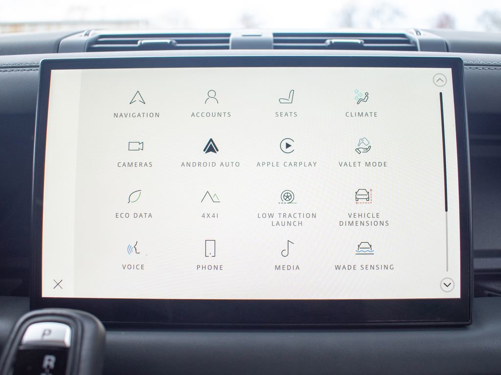 Used 2023 Land Rover Defender 130 X-Dynamic SE image 25