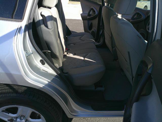 Used 2012 Toyota RAV4 4WD w/ Value Pkg image 7