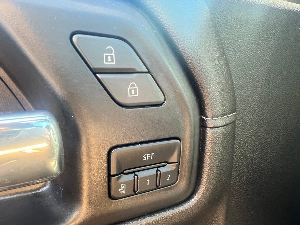 Used 2022 Chevrolet Silverado 1500 High Country w/ Safety Package II image 18