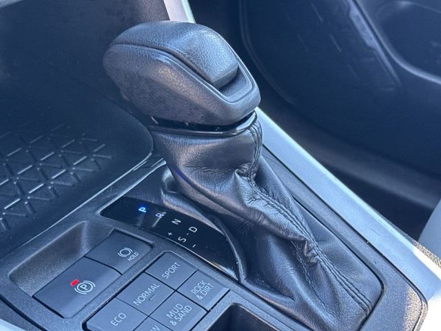 Used 2023 Toyota RAV4 XLE image 15