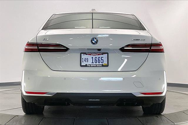 New 2025 BMW i5 xDrive40 w/ Premium Package image 3