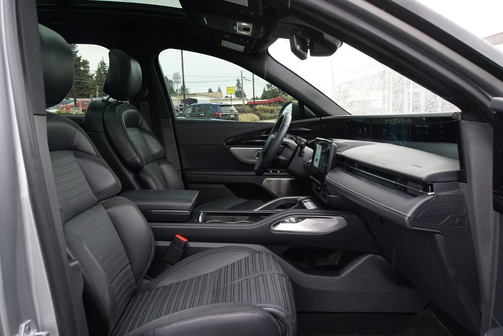 Certified 2025 Lincoln Nautilus Reserve AWD/4WD image 9
