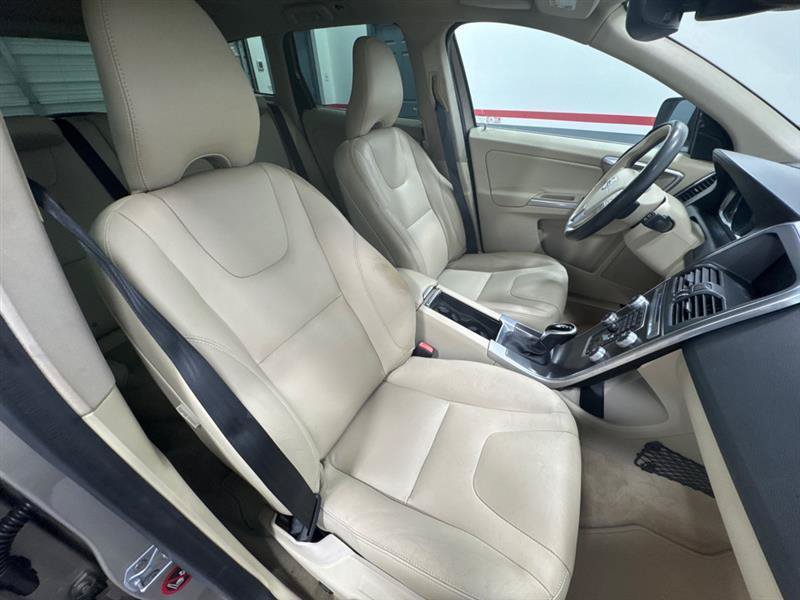 Used 2016 Volvo XC60 T5 Premier FWD image 13
