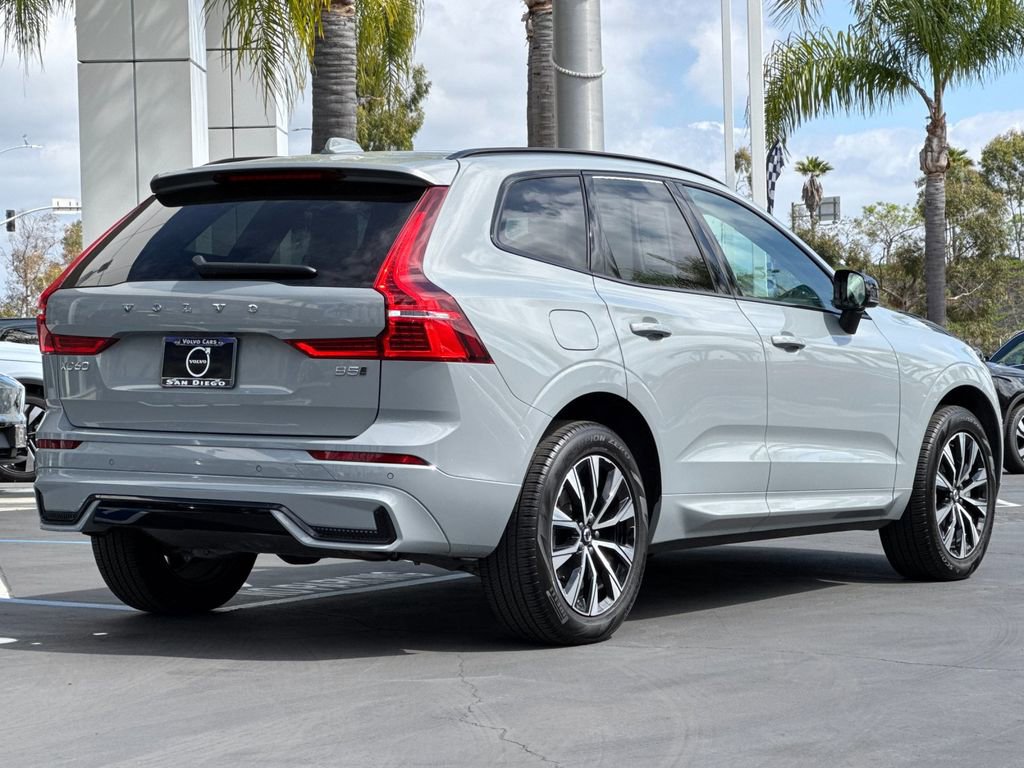 Certified 2025 Volvo XC60 B5 Core image 5