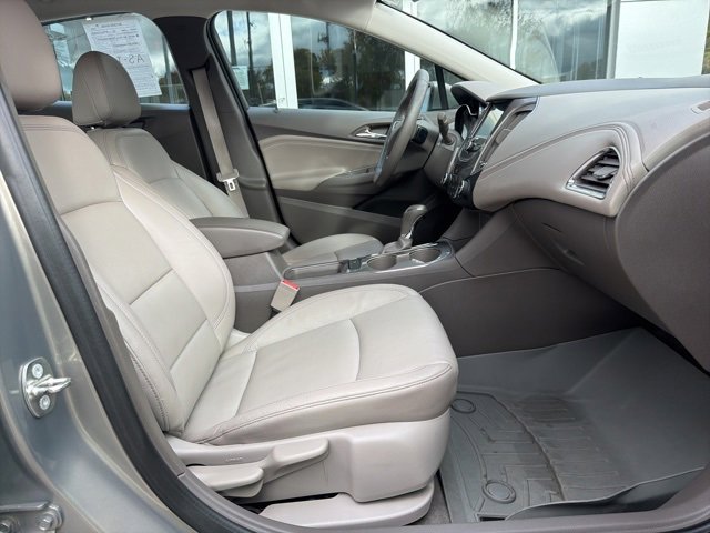 Used 2018 Chevrolet Cruze LT w/ Leather Package image 34