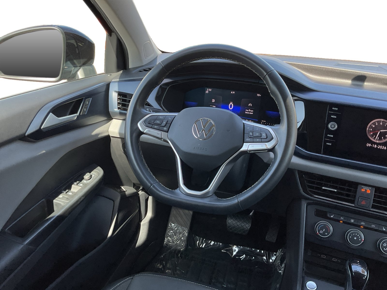 Used 2022 Volkswagen Taos SE FWD image 11