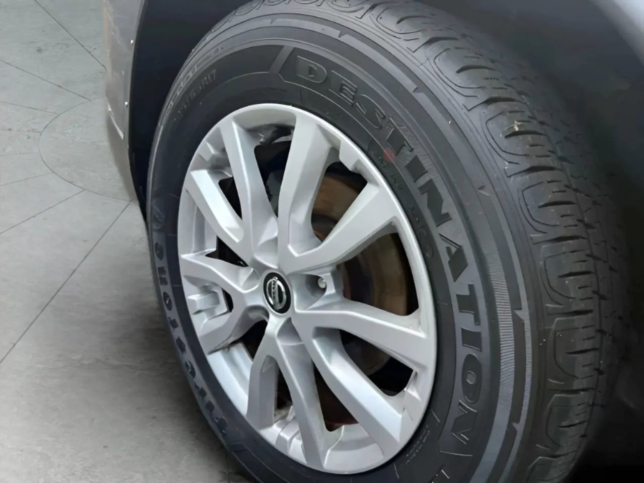 Used 2019 Nissan Rogue SV image 17