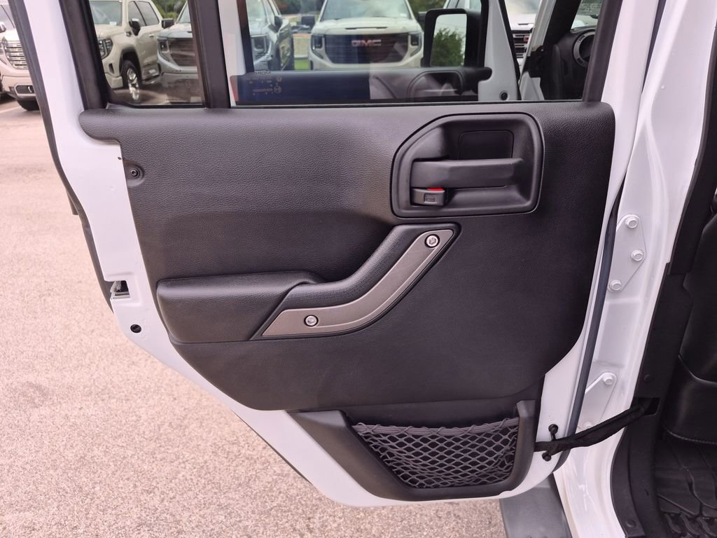 Used 2016 Jeep Wrangler Unlimited Sport AWD/4WD image 32